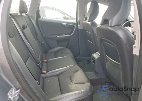 2017 Volvo Xc60 T5 z USA, uszkodzony, nr VIN YV440MDJ5H2105156